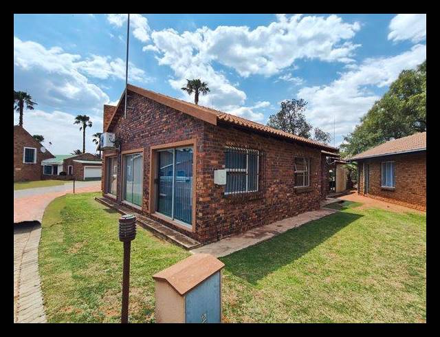 4 BEDROOM HOUSE FOR SALE IN VAAL MARINA